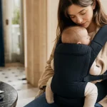 Porte bébé aubert concept : mère et bébé, réglages et vérifications dès la naissance