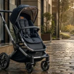 Poussette jane Keep sur trottoir pavé humide