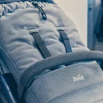 Chancelière poussette Joie sur poussette : chaleur sans bloquer le pliage