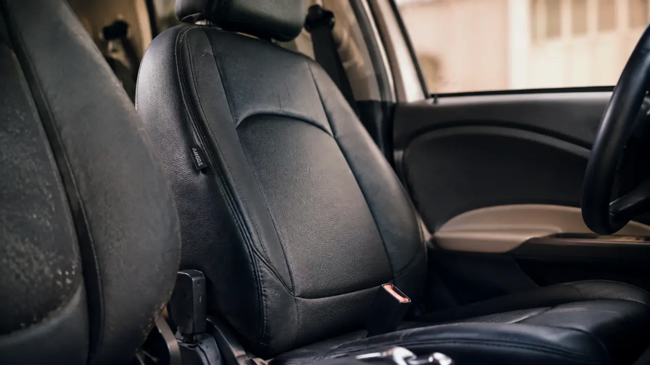 Couvre siège auto : housse airbag et accès ISOFIX