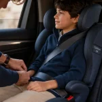 Siège auto jusqu'à quel âge : réhausseur, ceinture bien placée pour enfant 10 ans